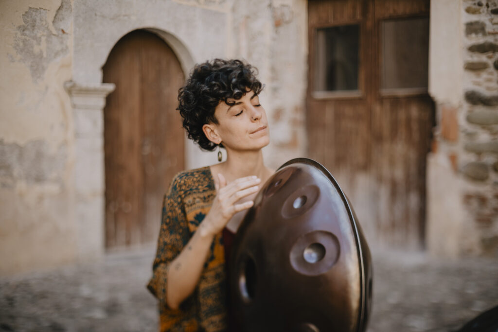 Nadishana, siberian virtuoso multi-instrumentalist and composer - Hang (Drum),  Handpan